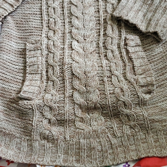 Planet Gold 3/4 Sleeve Sweater With Pockets - Picture 8 of 9